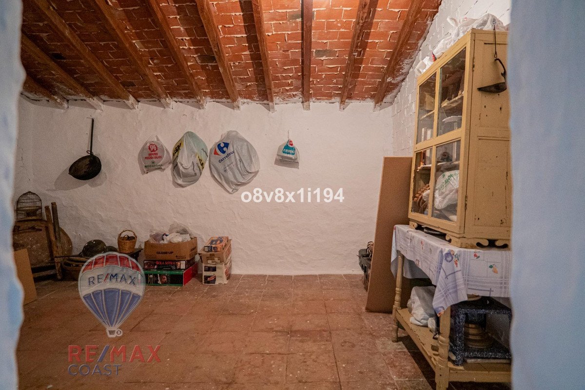 8 Bed Finca - Cortijo in Cajiz