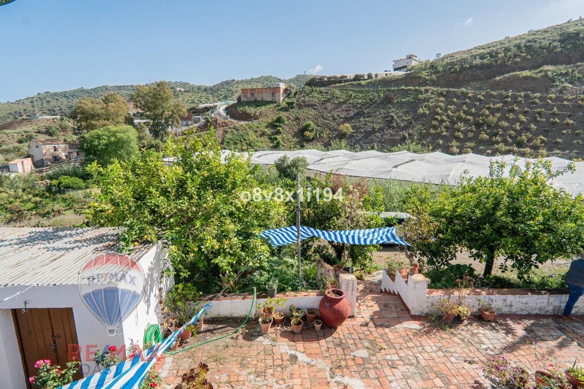 8 Bed Finca - Cortijo in Cajiz