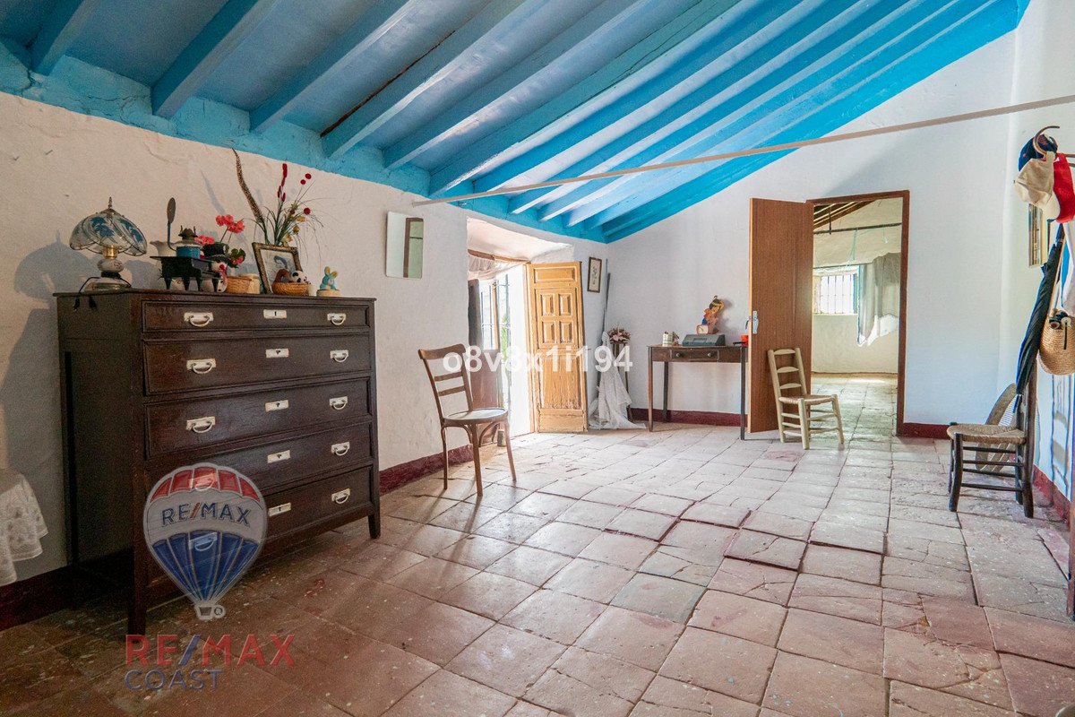 8 Bed Finca - Cortijo in Cajiz