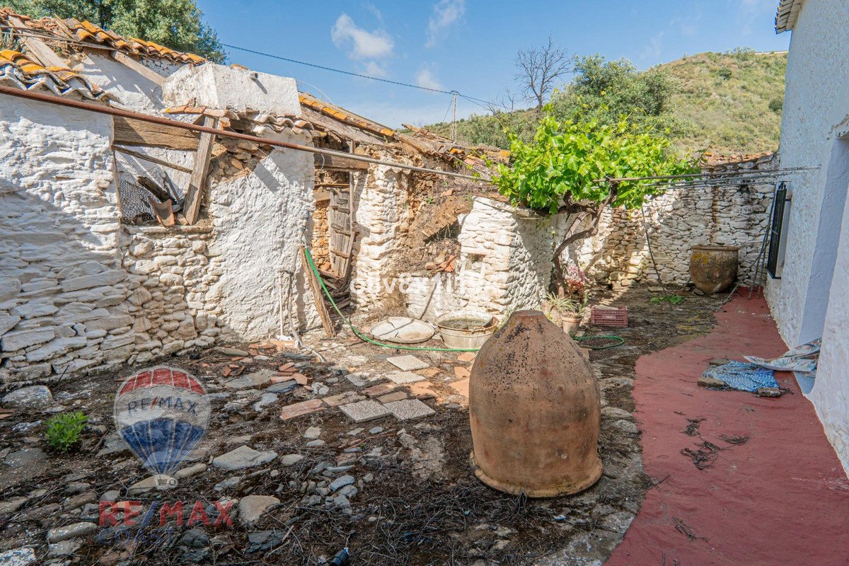 8 Bed Finca - Cortijo in Cajiz