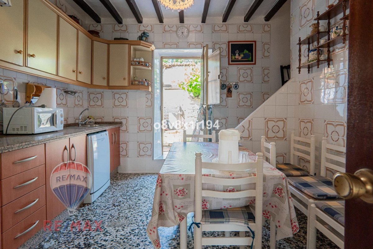 8 Bed Finca - Cortijo in Cajiz