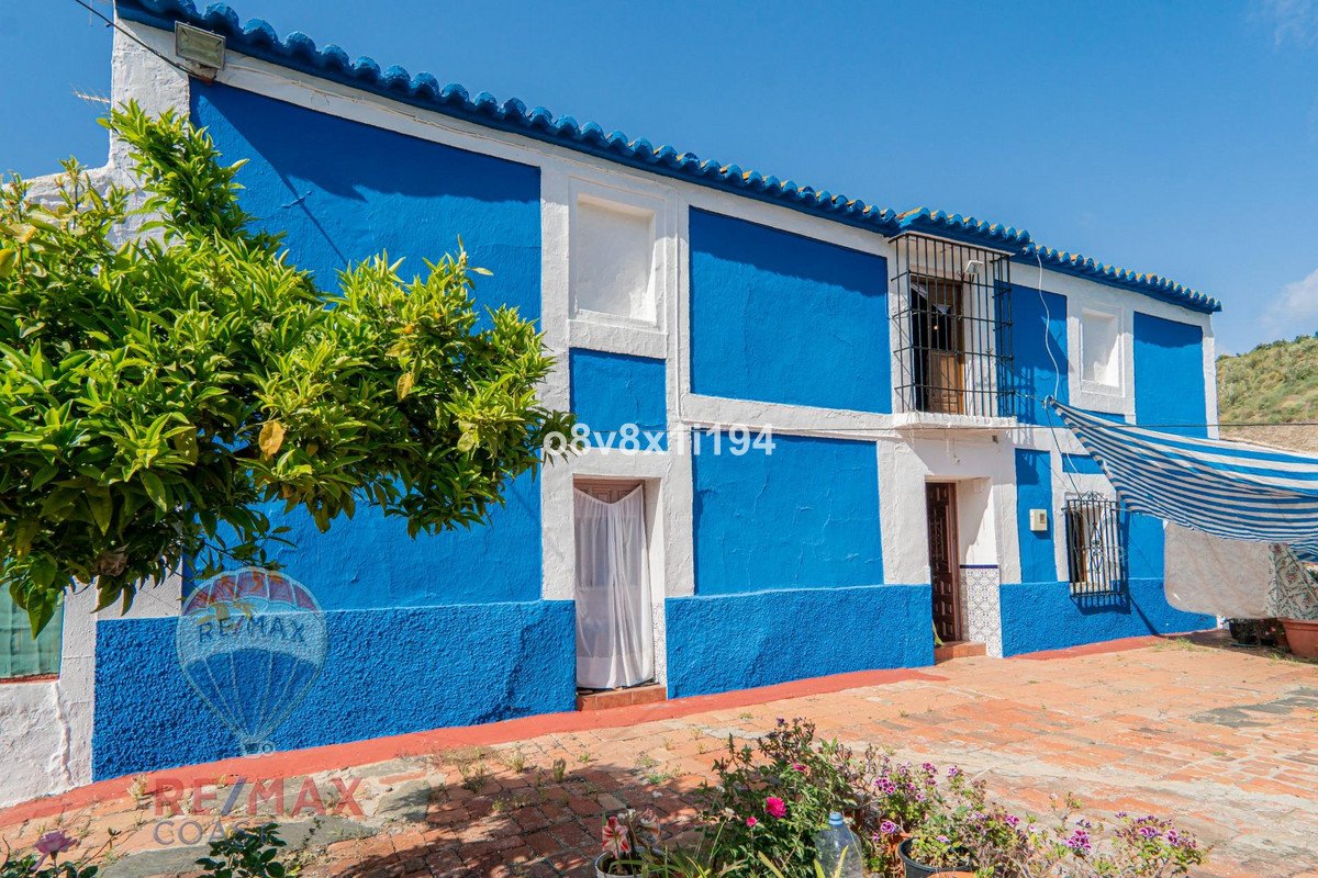8 Bed Finca - Cortijo in Cajiz