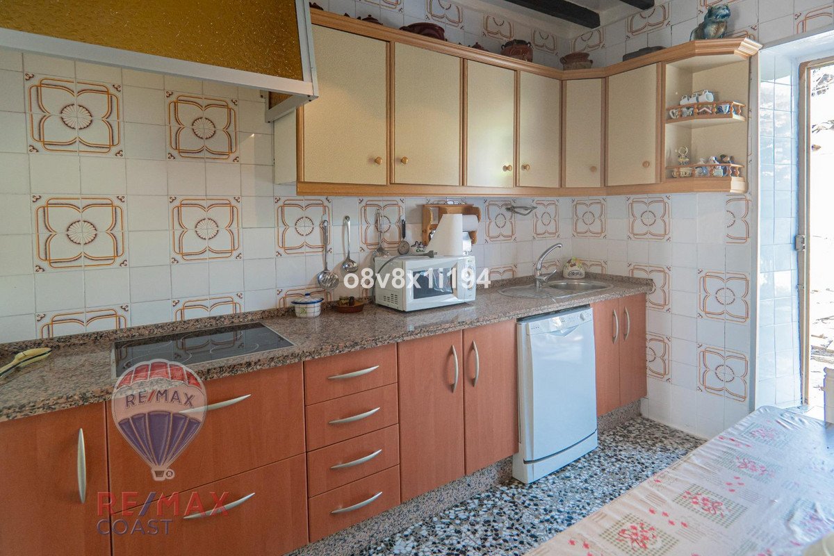 8 Bed Finca - Cortijo in Cajiz