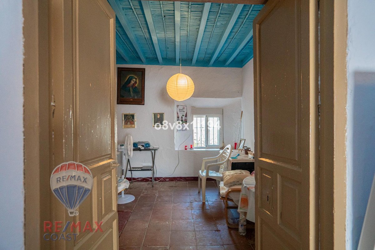8 Bed Finca - Cortijo in Cajiz