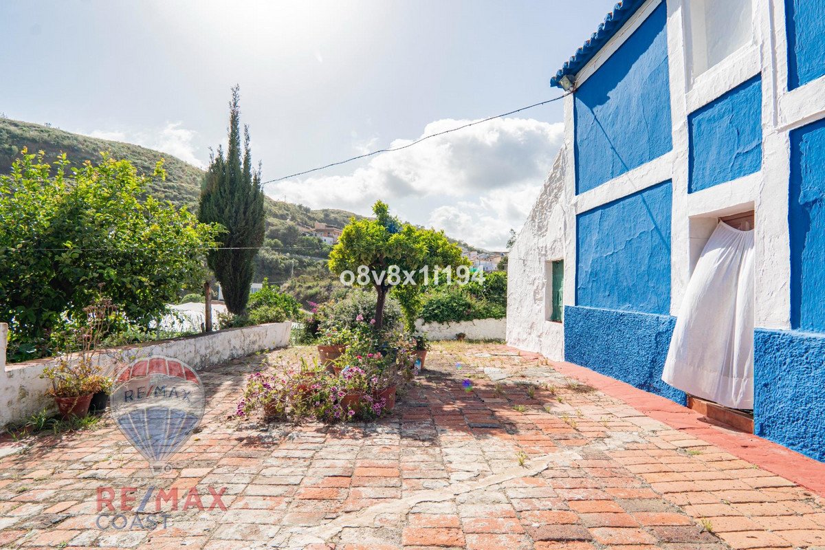 8 Bed Finca - Cortijo in Cajiz