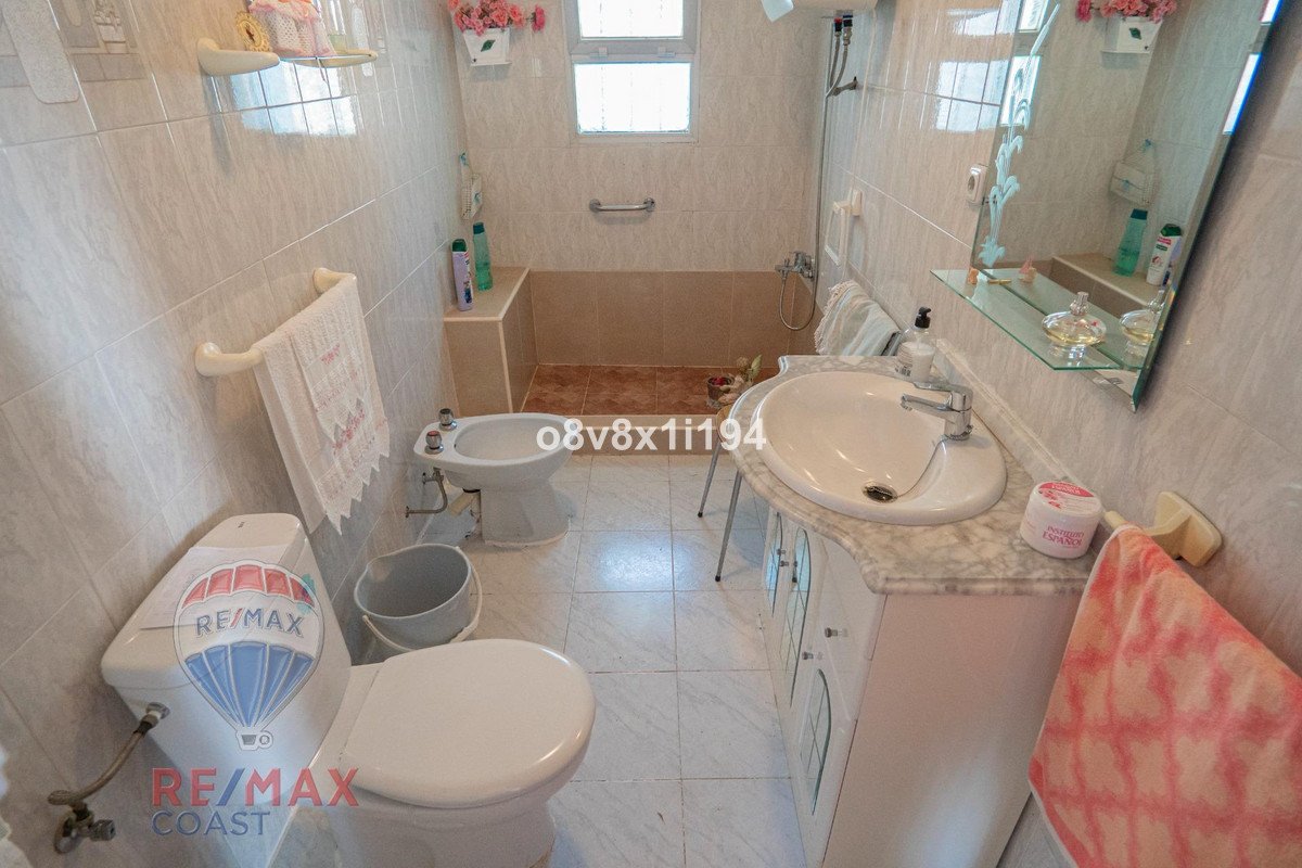 8 Bed Finca - Cortijo in Cajiz