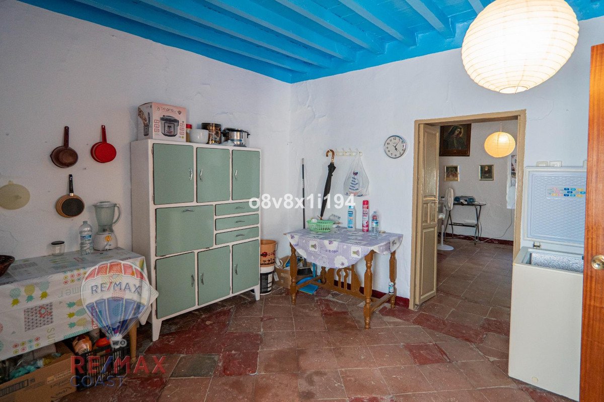 8 Bed Finca - Cortijo in Cajiz
