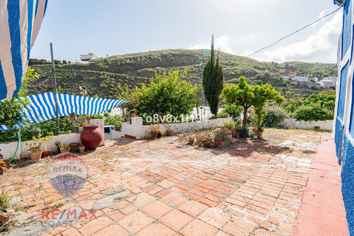 8 Bed Finca - Cortijo in Cajiz