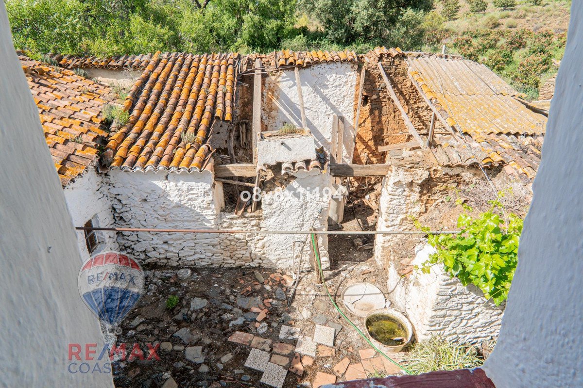 8 Bed Finca - Cortijo in Cajiz