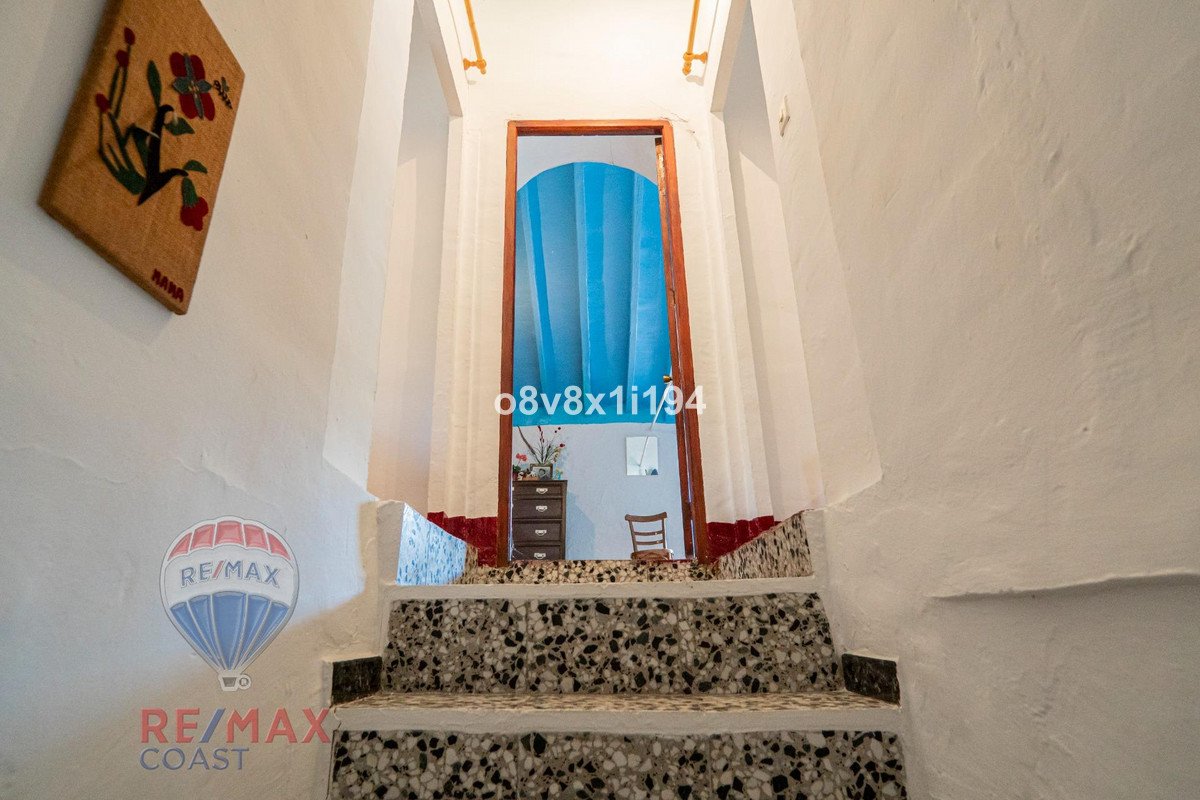 8 Bed Finca - Cortijo in Cajiz