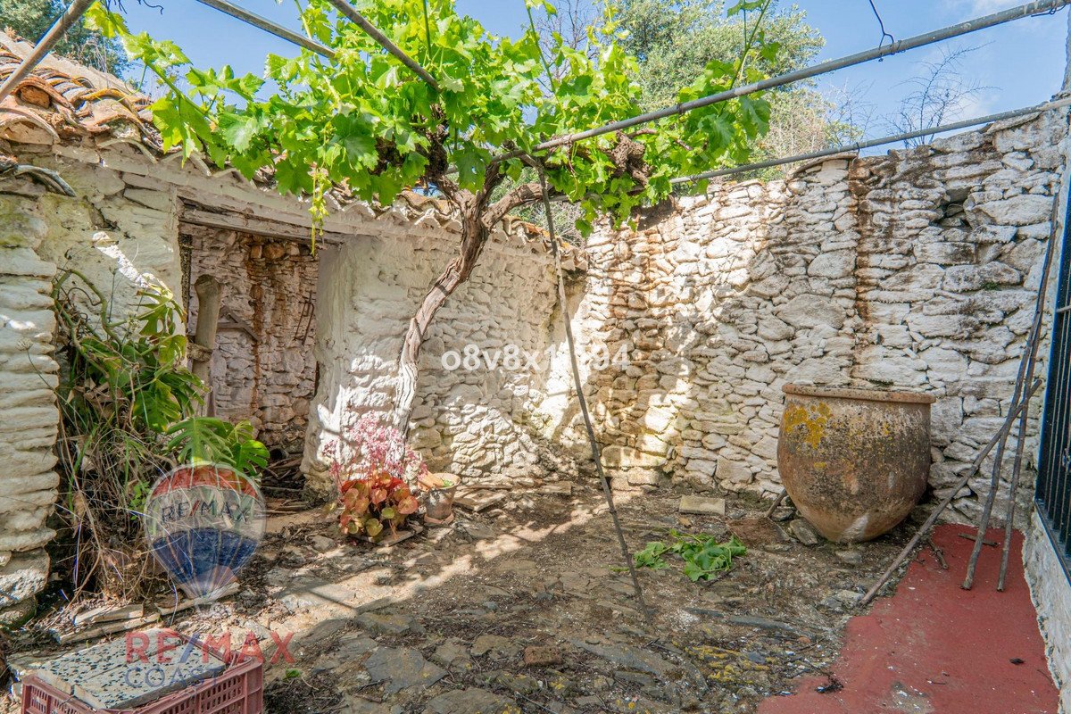 8 Bed Finca - Cortijo in Cajiz