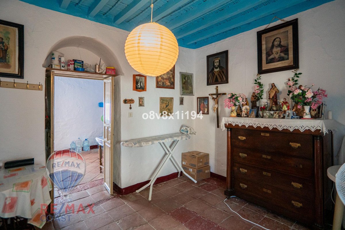 8 Bed Finca - Cortijo in Cajiz