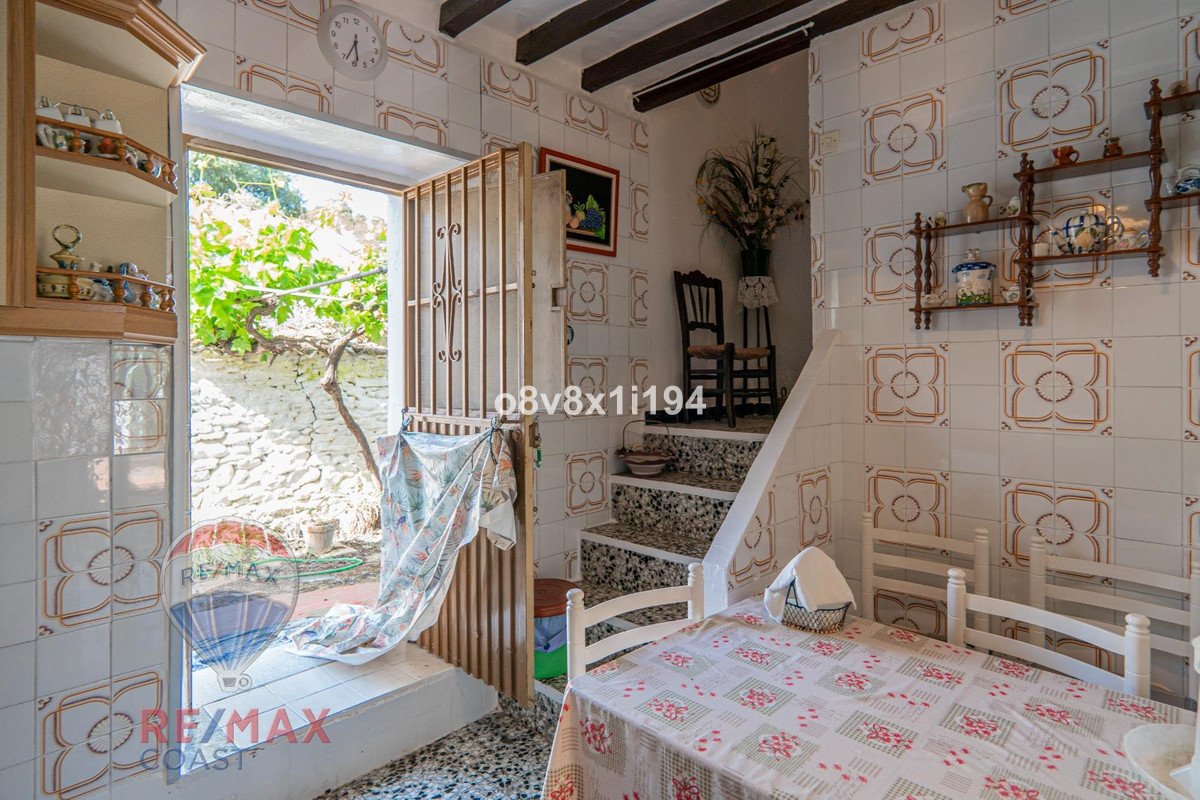 8 Bed Finca - Cortijo in Cajiz