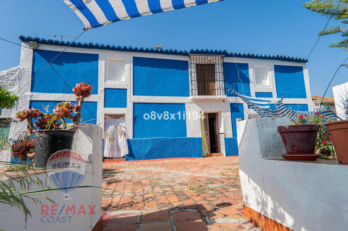 8 Bed Finca - Cortijo in Cajiz