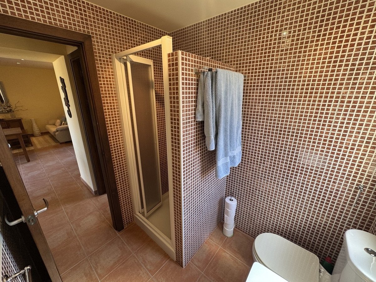 2 Bed Ground Floor Apartment in Valle del Este Golf