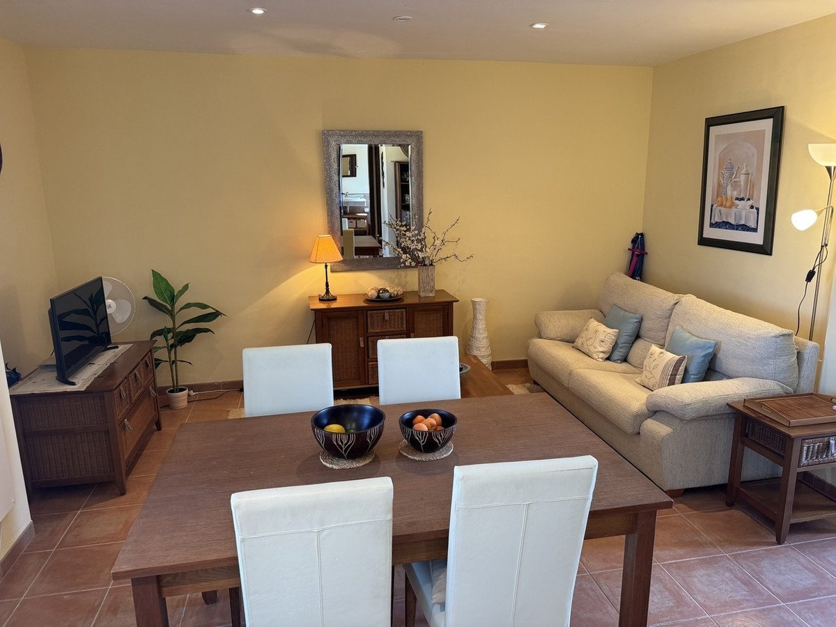 2 Bed Ground Floor Apartment in Valle del Este Golf