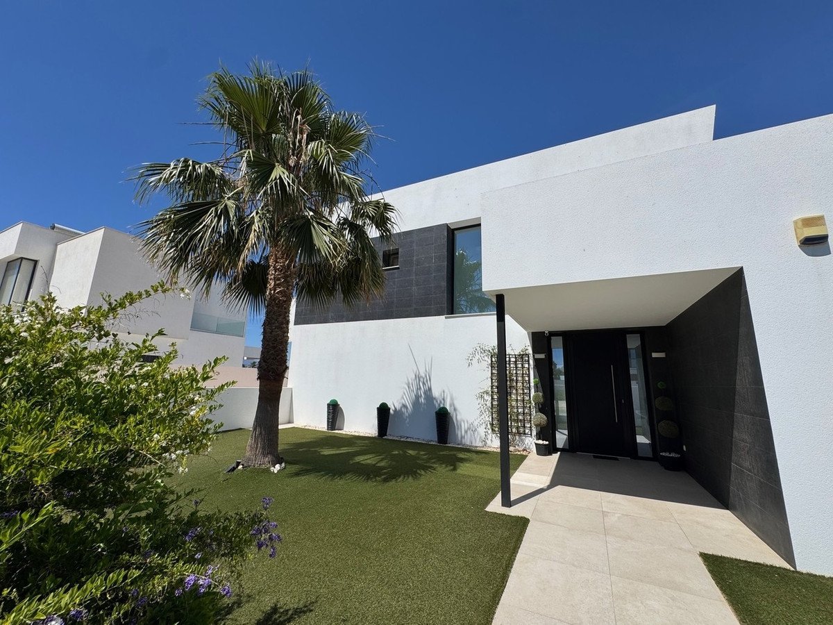 4 Bed Detached Villa in Vera Playa