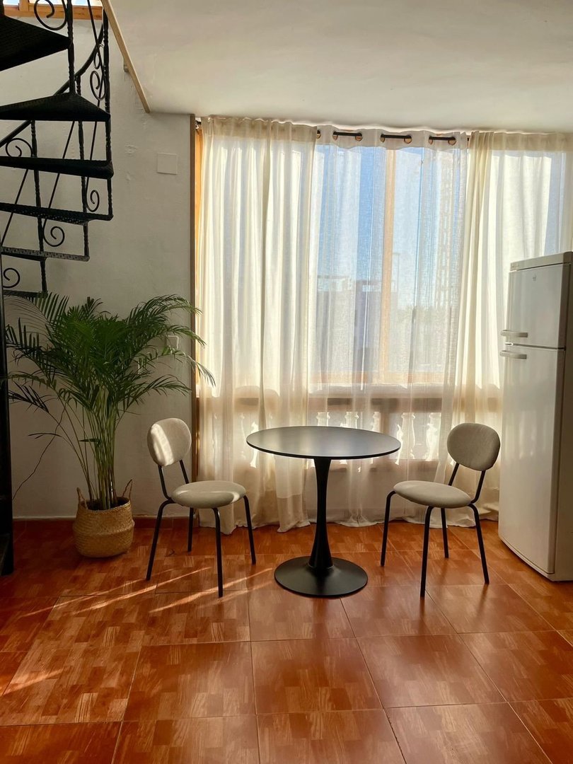 2 Bed Duplex in Los Altos