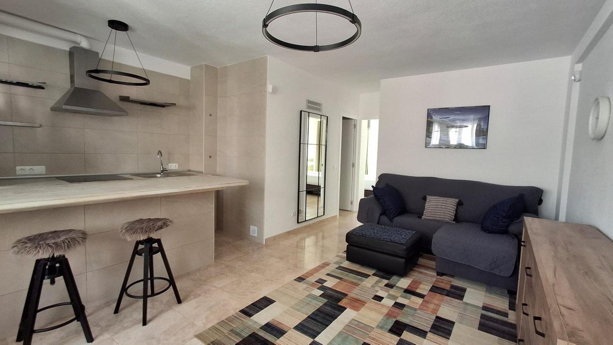 2 Bed Middle Floor Apartment in Torrevieja