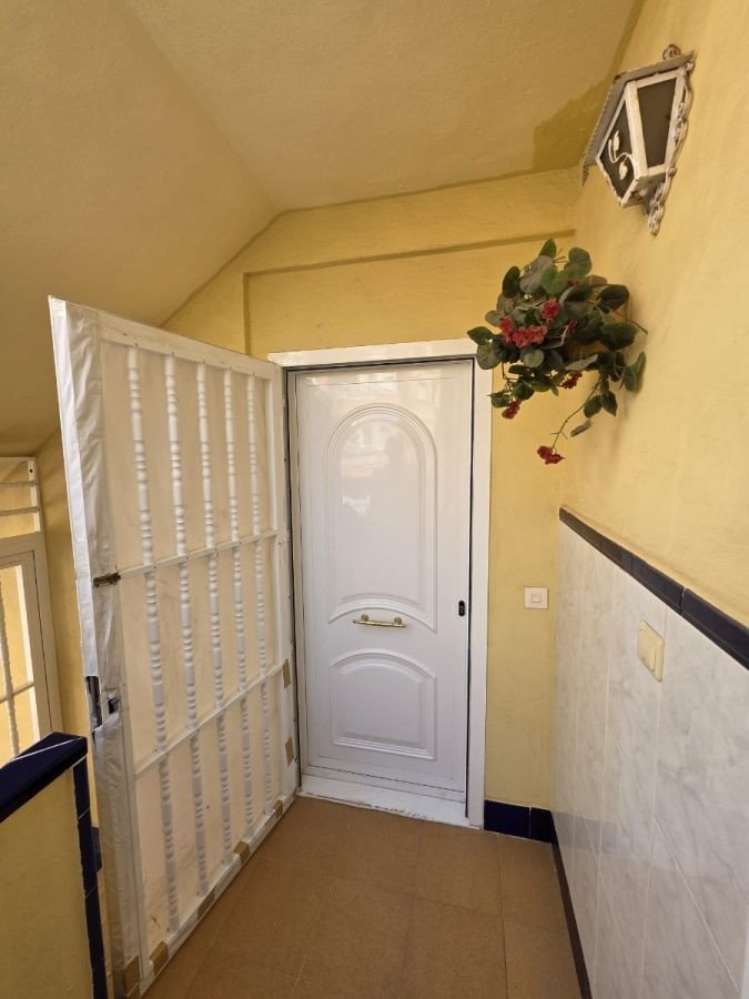 2 Bed Middle Floor Apartment in Torrevieja
