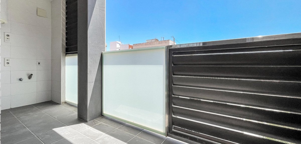 5 Bed Middle Floor Apartment in Torrevieja