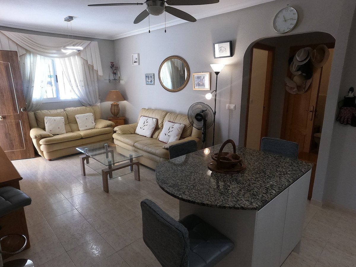 2 Bed Ground Floor Apartment in Alicante