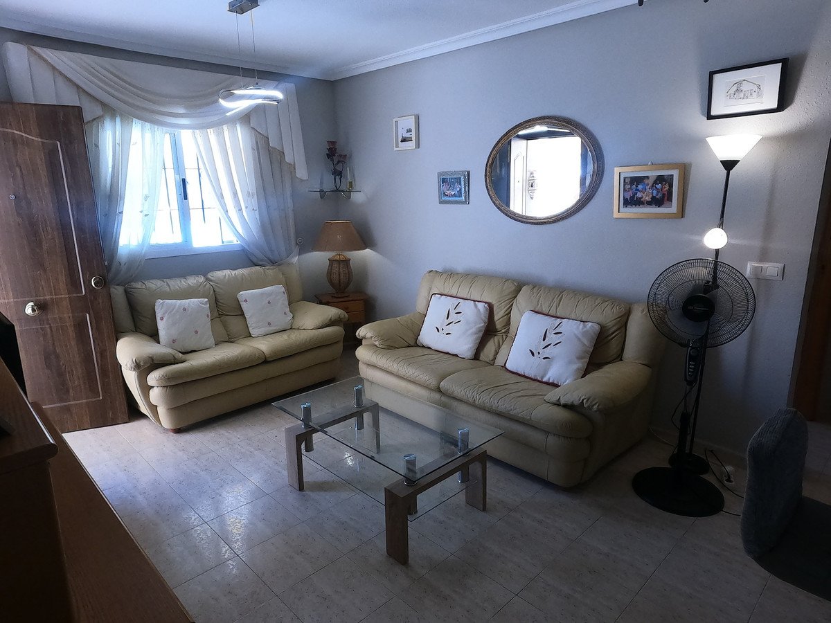 2 Bed Ground Floor Apartment in Alicante