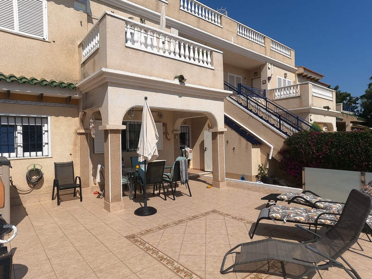2 Bed Ground Floor Apartment in Alicante
