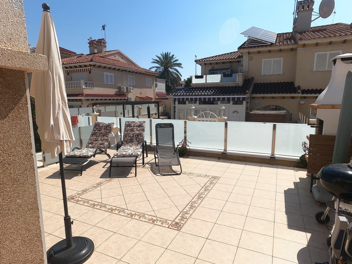 2 Bed Ground Floor Apartment in Alicante