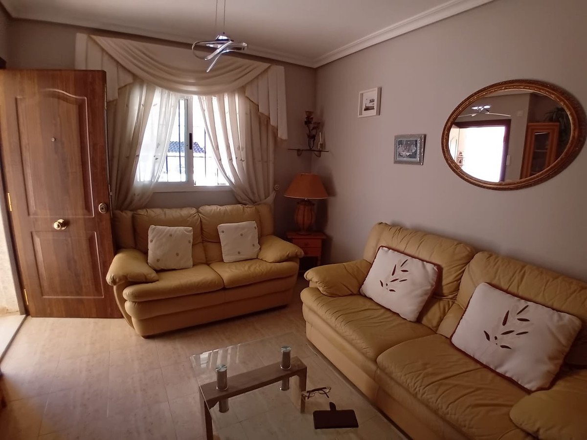 2 Bed Ground Floor Apartment in Alicante