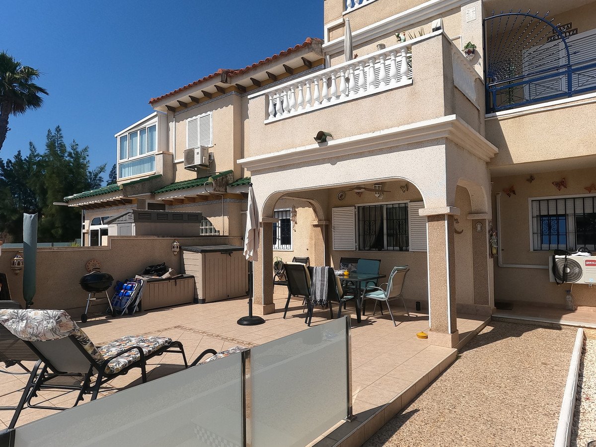 2 Bed Ground Floor Apartment in Alicante