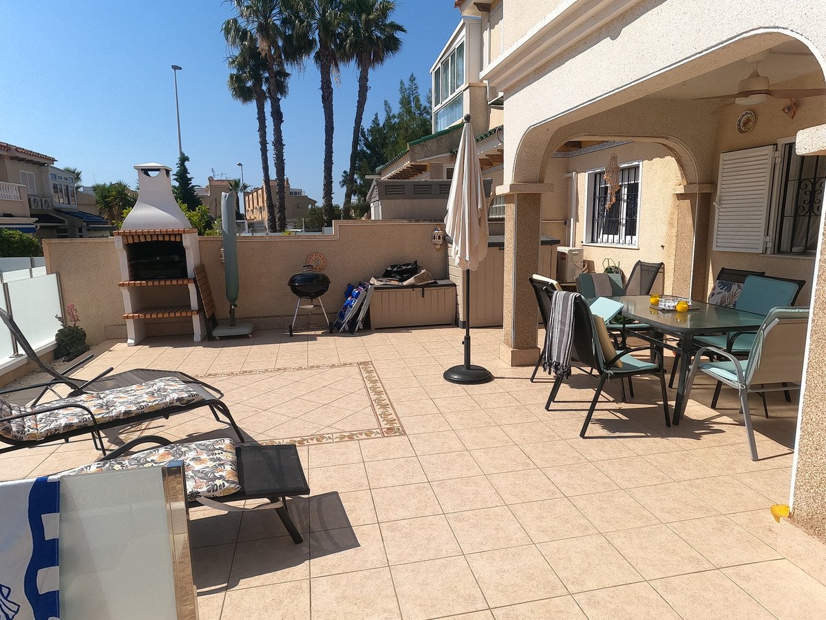 2 Bed Ground Floor Apartment in Alicante