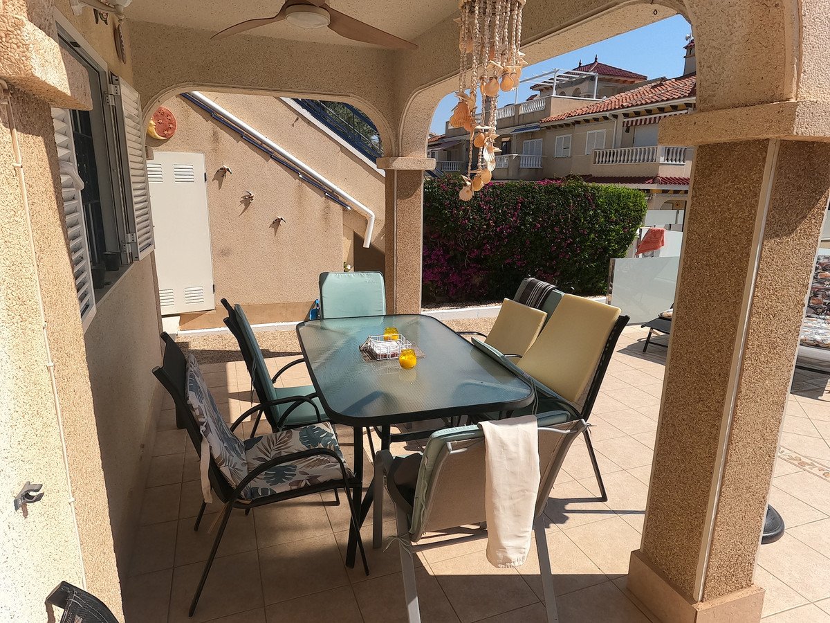 2 Bed Ground Floor Apartment in Alicante
