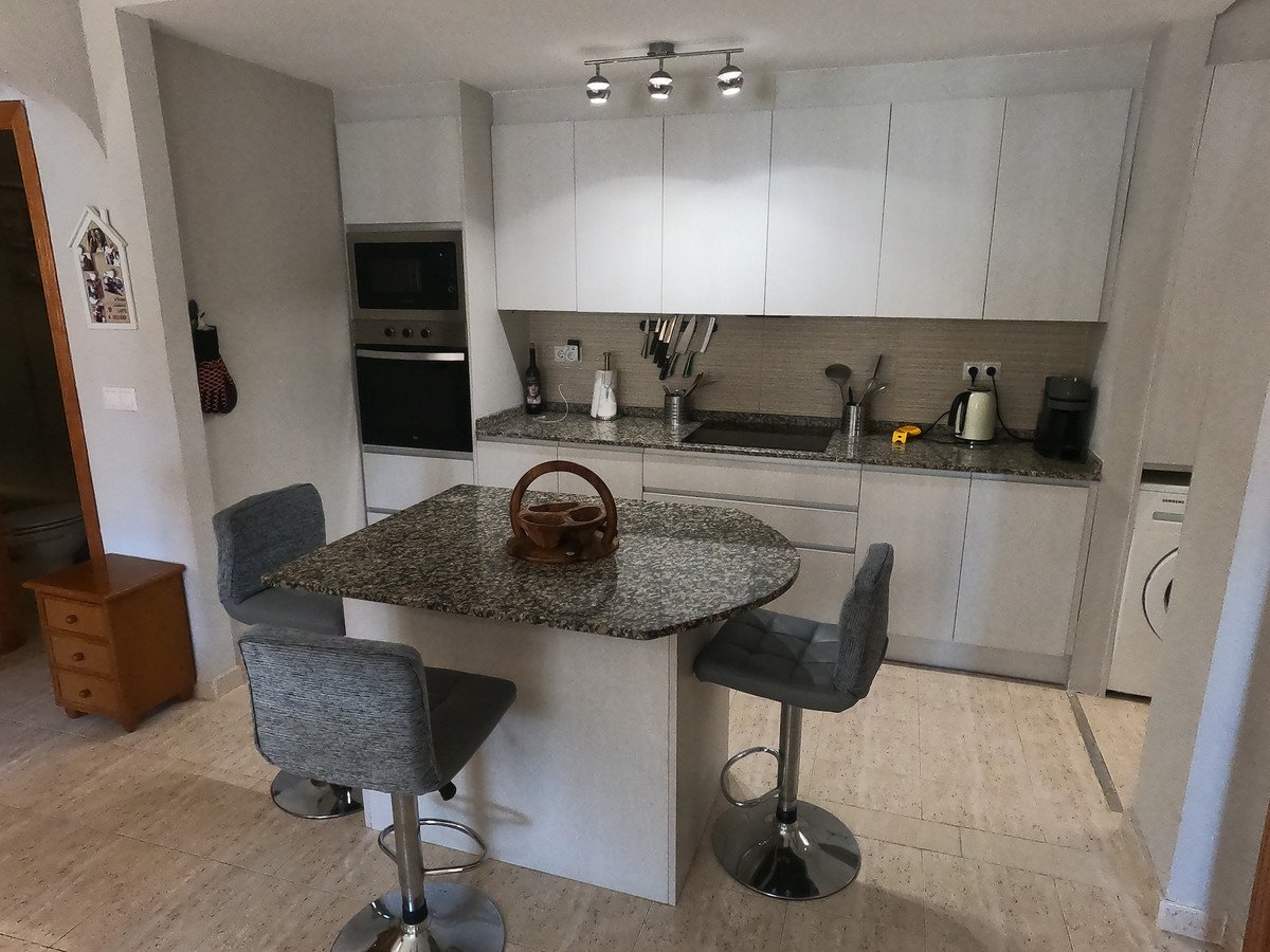 2 Bed Ground Floor Apartment in Alicante