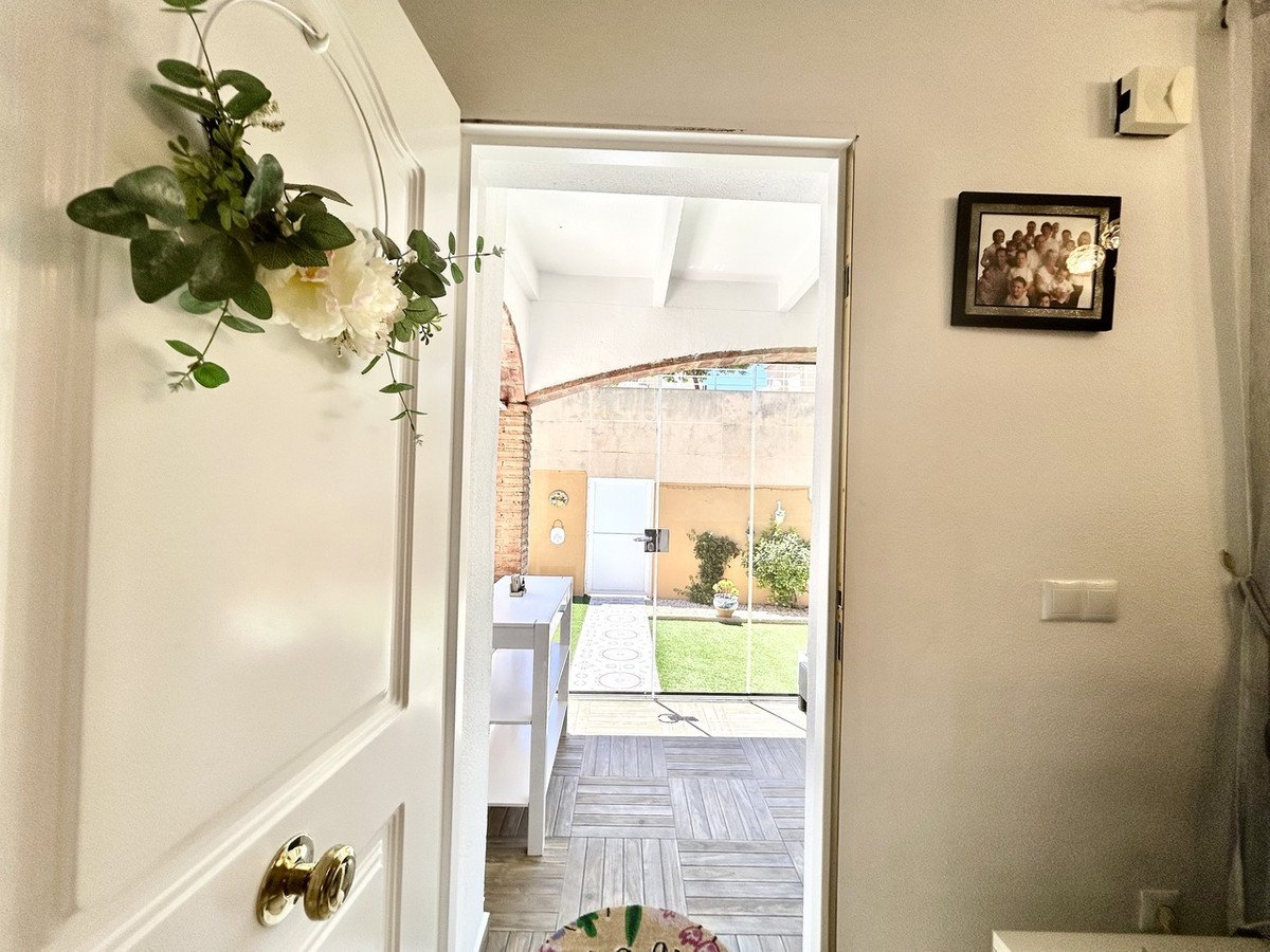 3 Bed Detached Villa in Los Altos