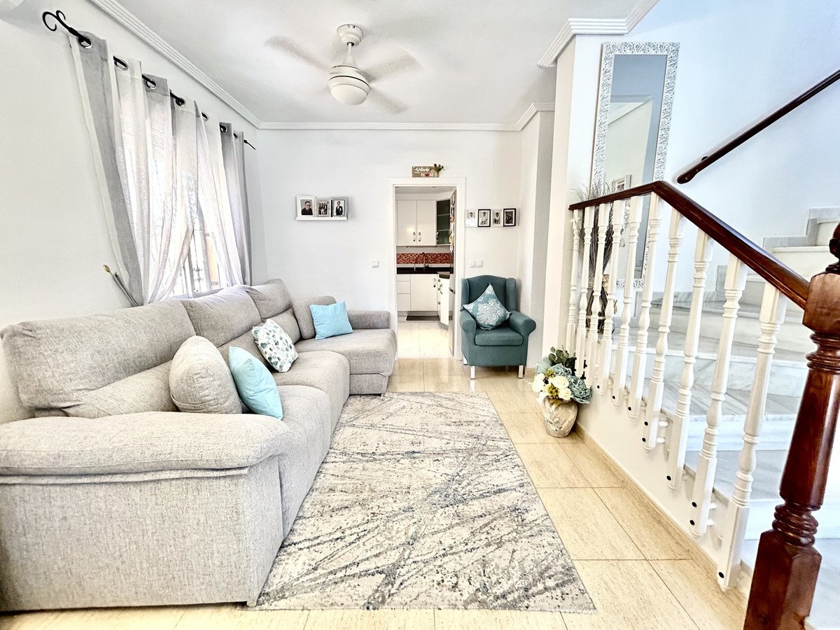3 Bed Detached Villa in Los Altos