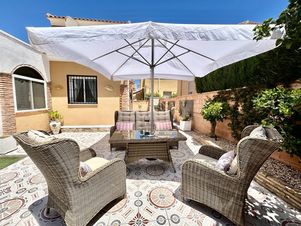3 Bed Detached Villa in Los Altos