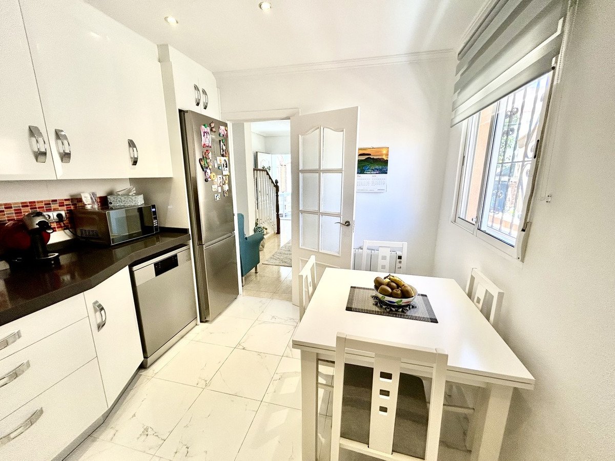 3 Bed Detached Villa in Los Altos