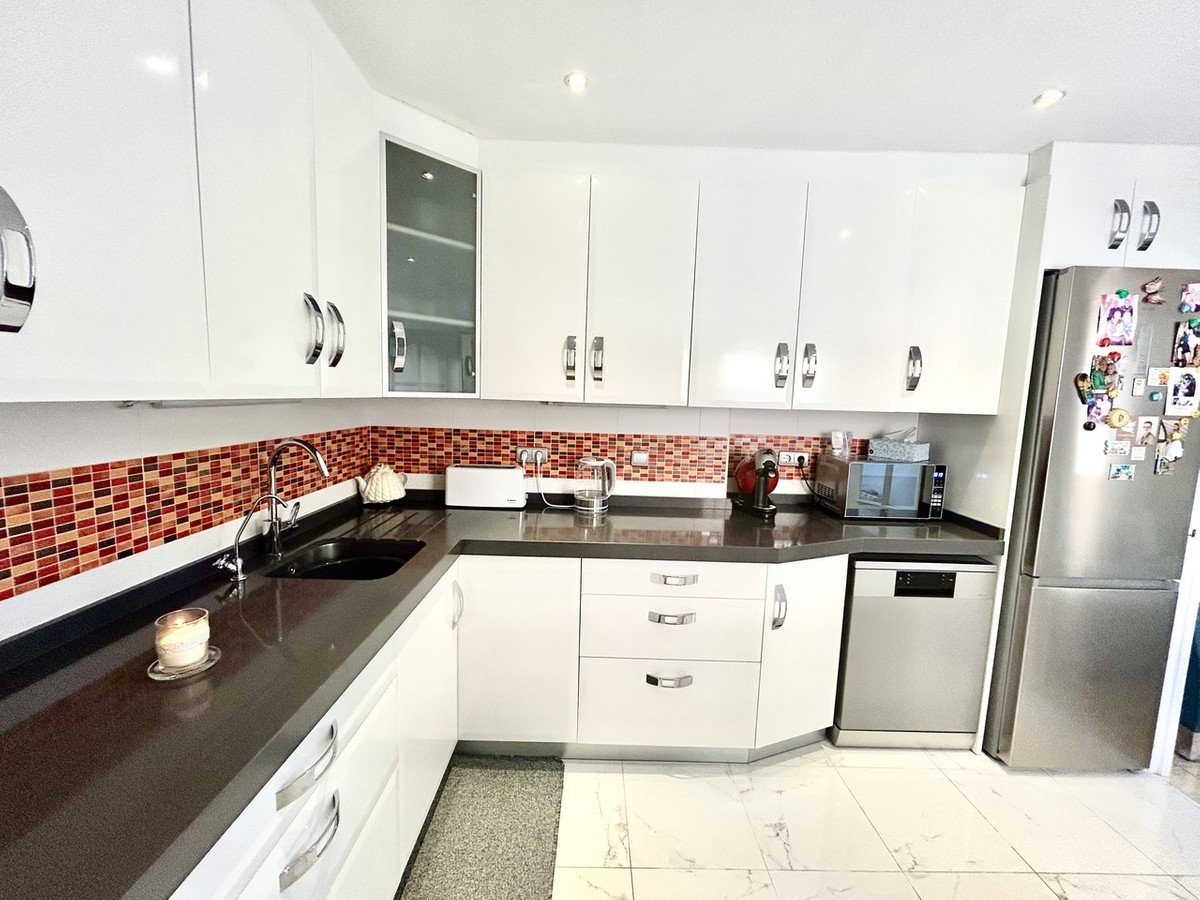 3 Bed Detached Villa in Los Altos