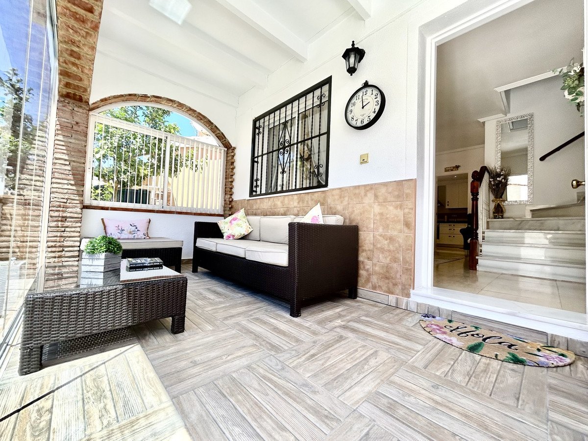 3 Bed Detached Villa in Los Altos