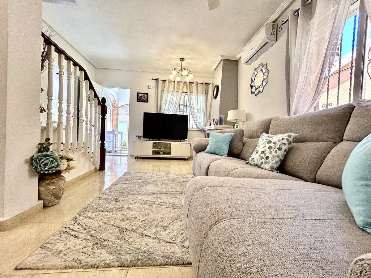 3 Bed Detached Villa in Los Altos