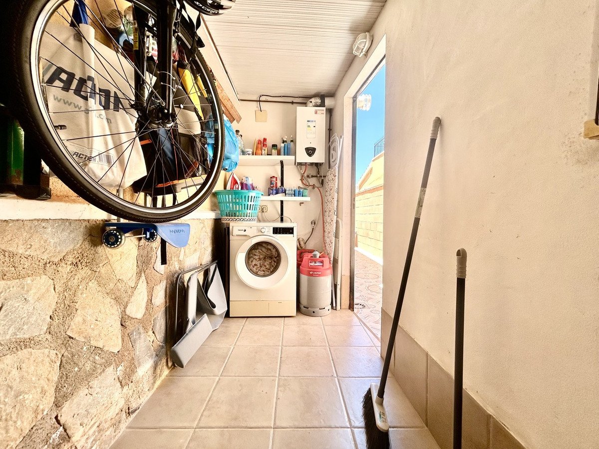 3 Bed Detached Villa in Los Altos