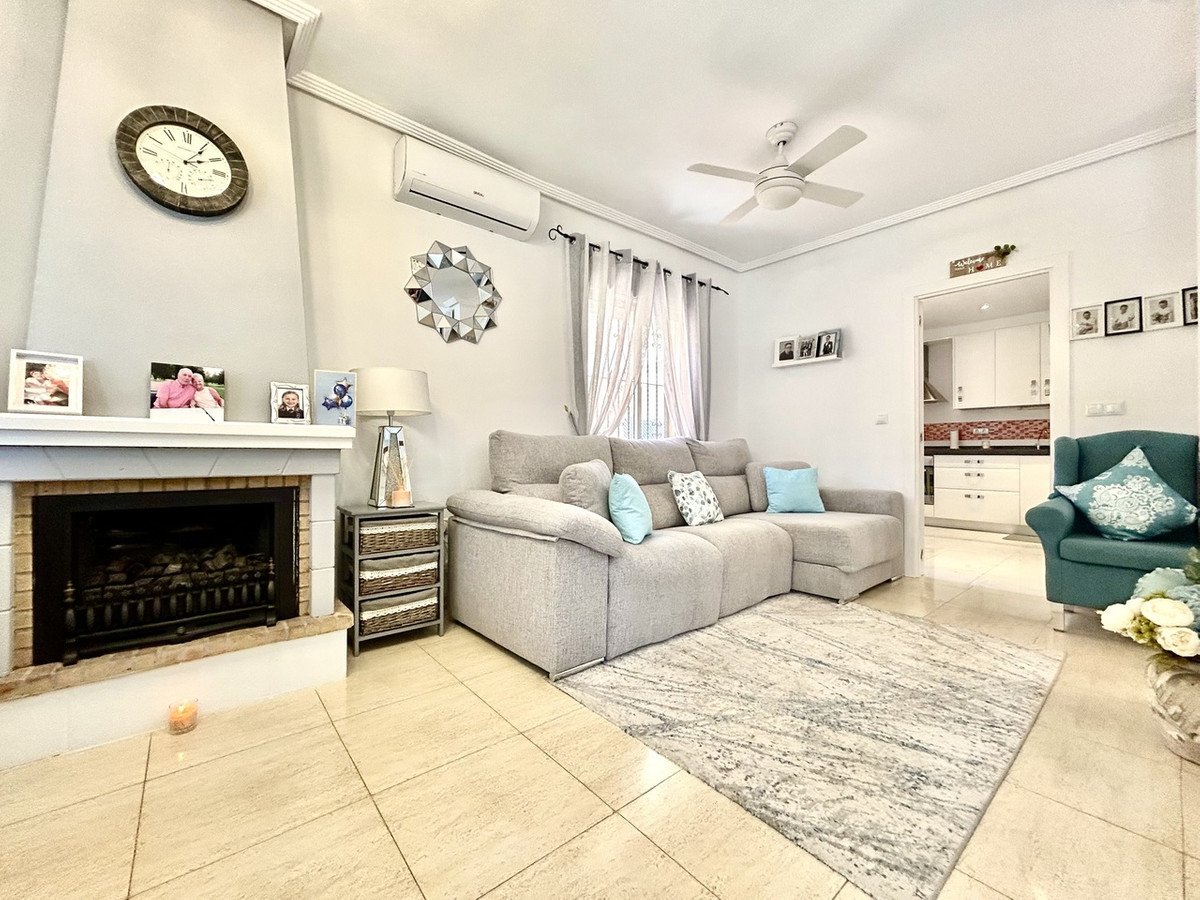 3 Bed Detached Villa in Los Altos