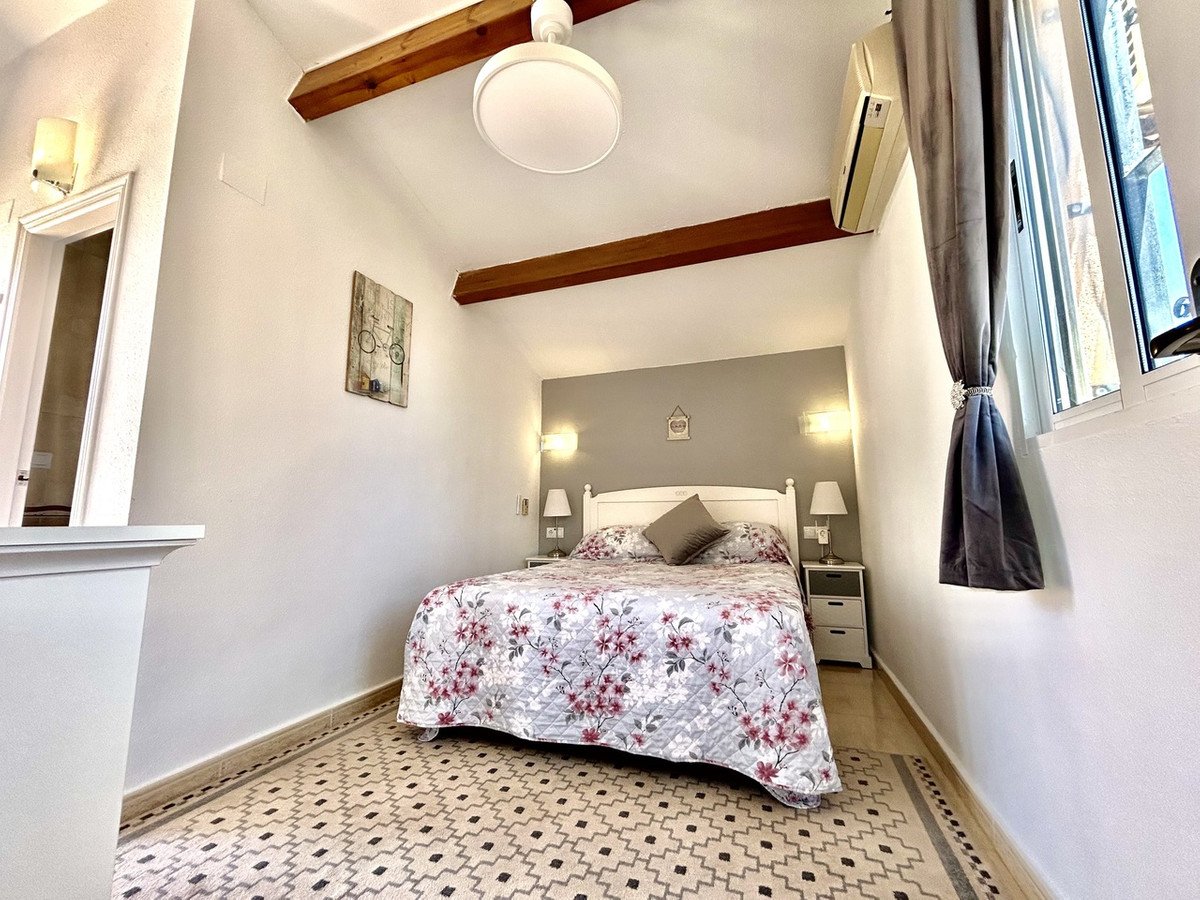 3 Bed Detached Villa in Los Altos
