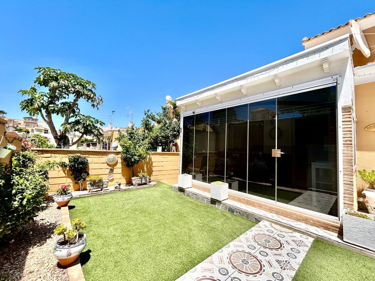 3 Bed Detached Villa in Los Altos