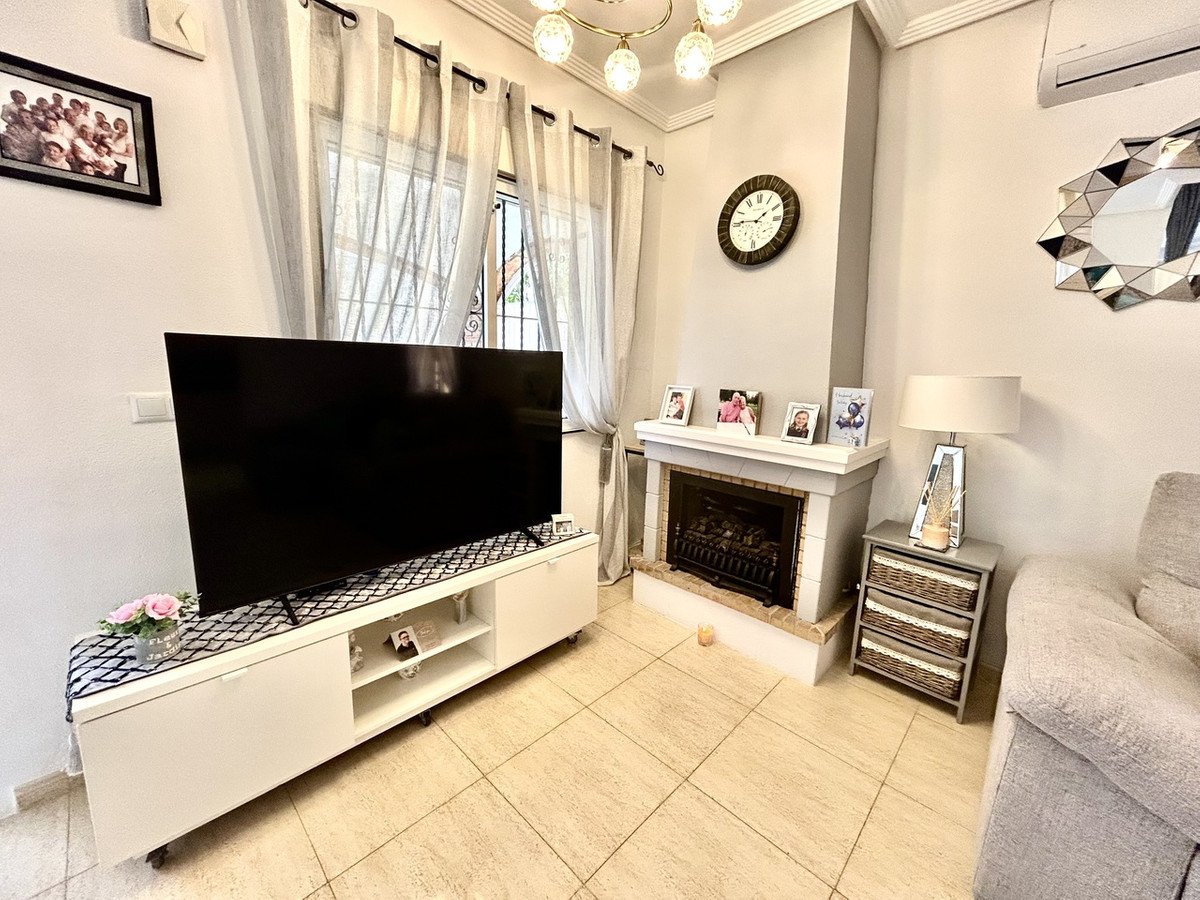 3 Bed Detached Villa in Los Altos