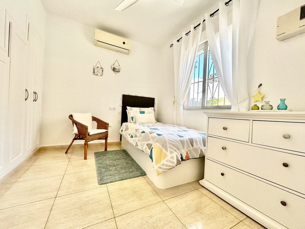 3 Bed Detached Villa in Los Altos