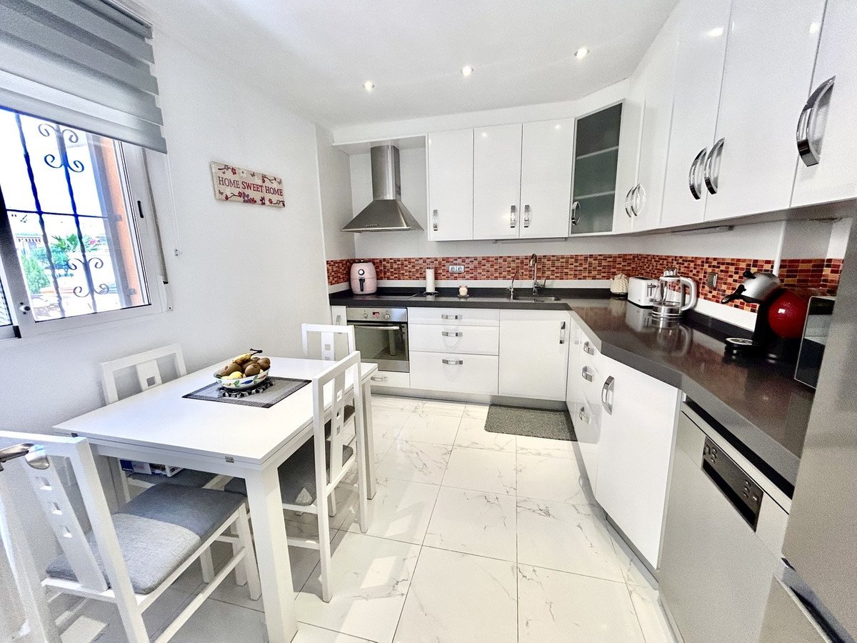 3 Bed Detached Villa in Los Altos
