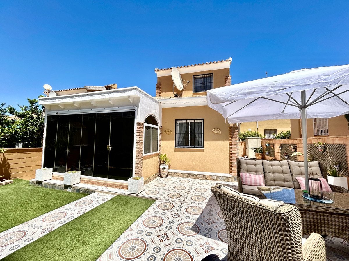 3 Bed Detached Villa in Los Altos