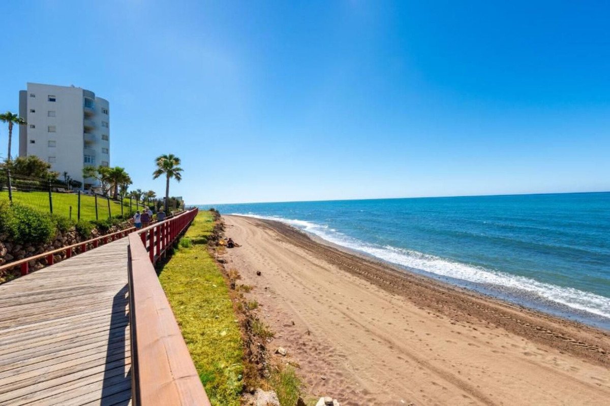 2 Bed Ground Floor Apartment in Calahonda